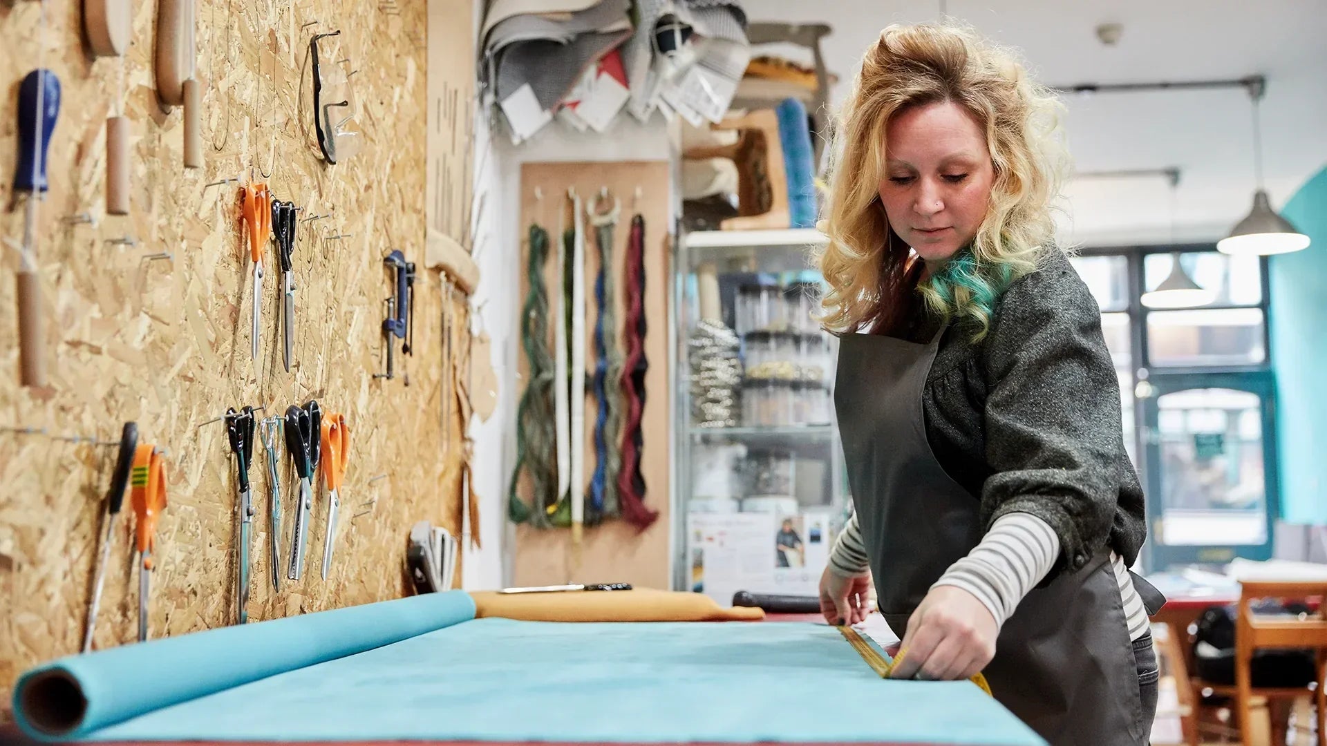 How to Select the Perfect Commercial-Grade Fabric for Your Kitchen Booth